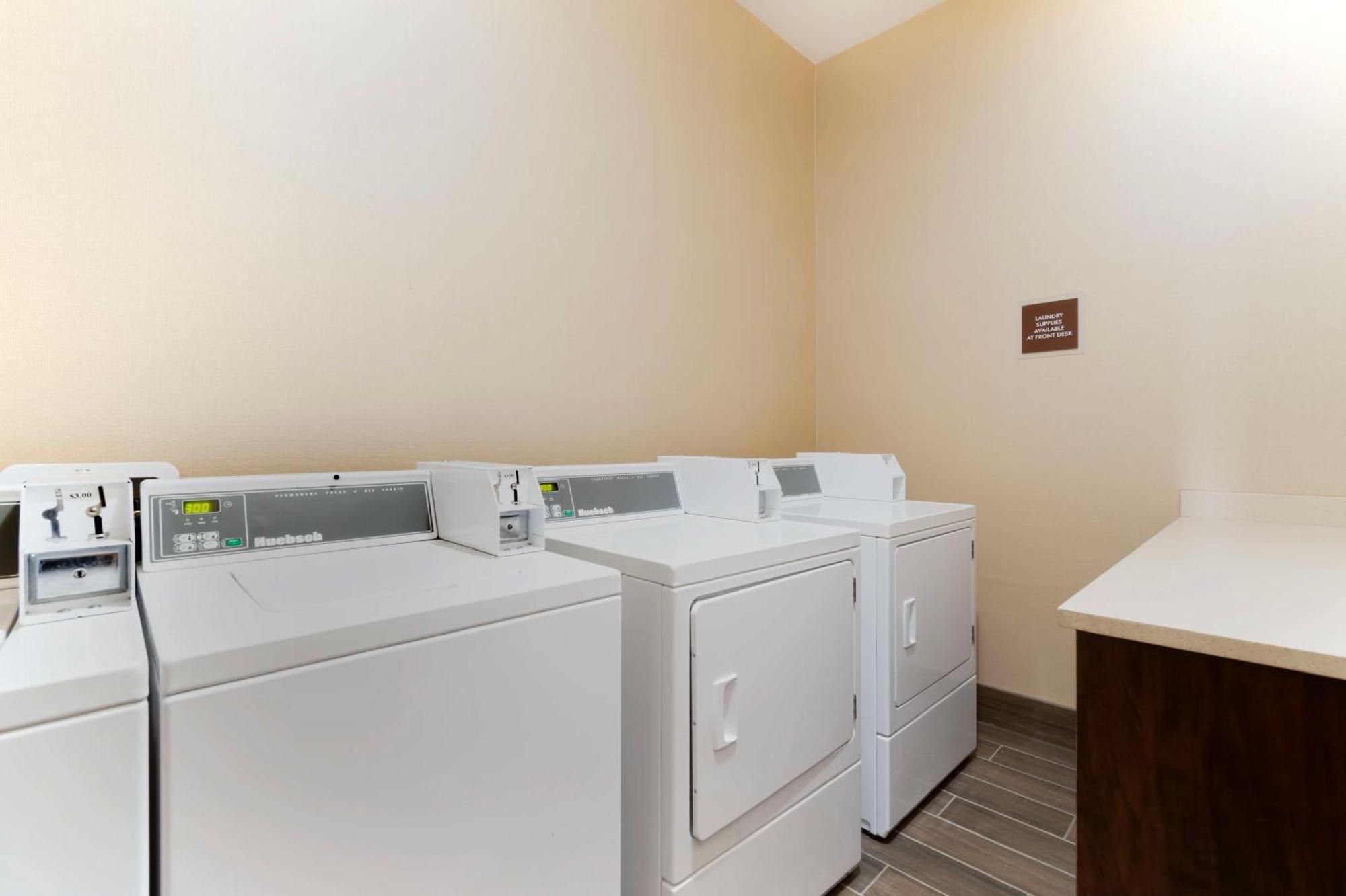 Best Western Plus Moosomin Hotel Екстериор снимка