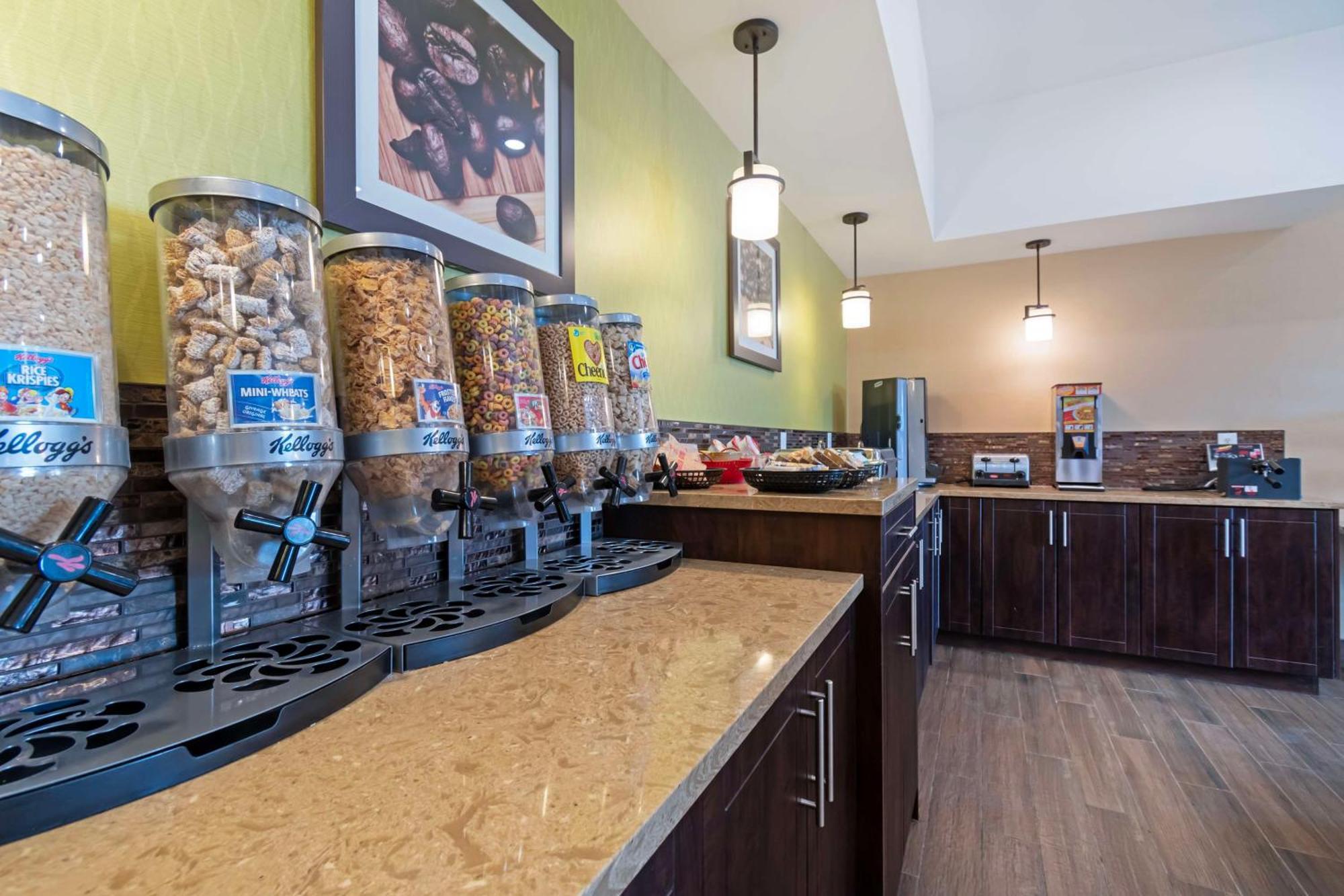 Best Western Plus Moosomin Hotel Екстериор снимка