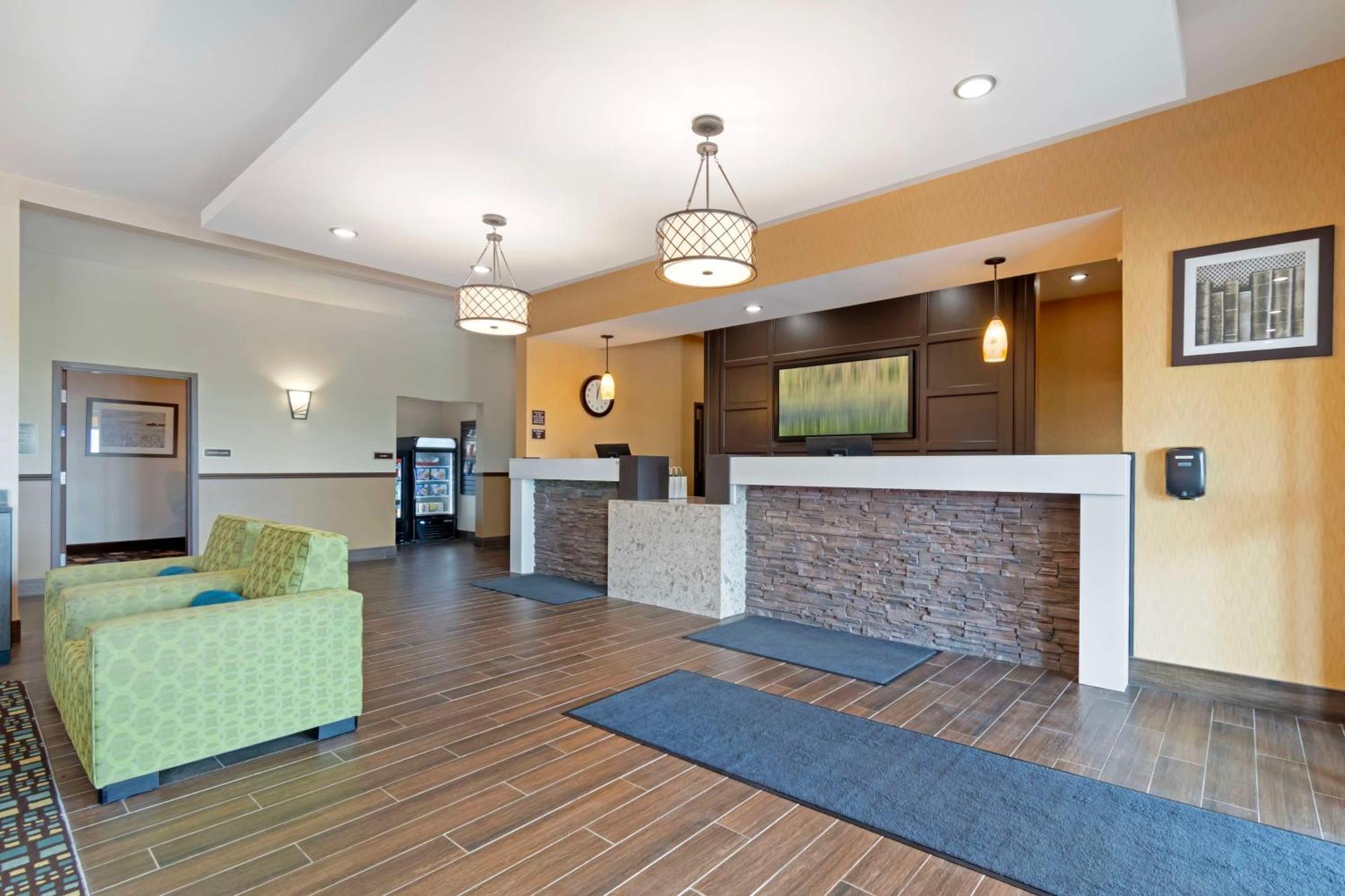 Best Western Plus Moosomin Hotel Екстериор снимка