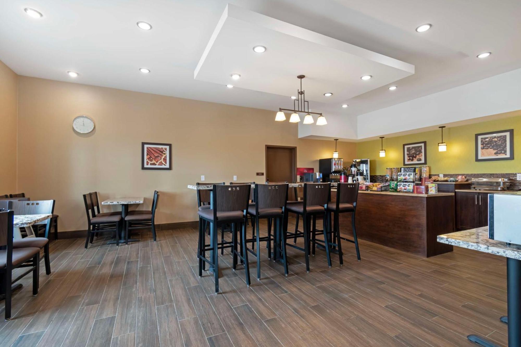 Best Western Plus Moosomin Hotel Екстериор снимка