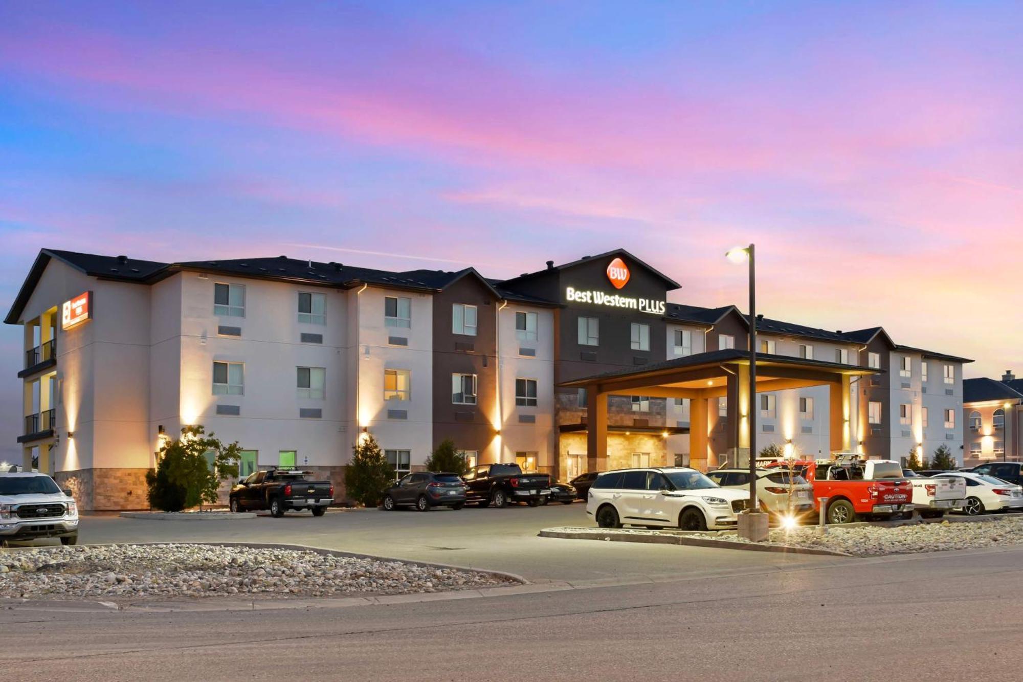 Best Western Plus Moosomin Hotel Екстериор снимка