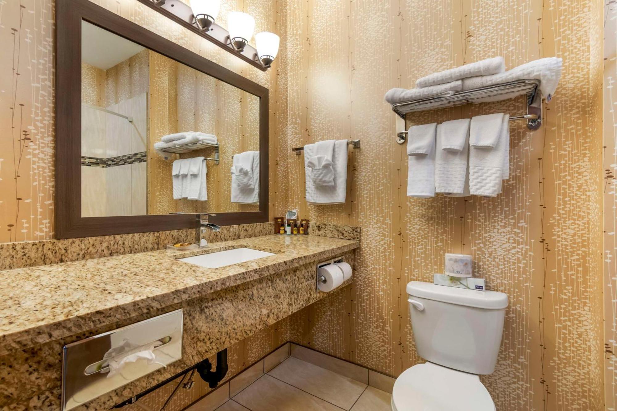 Best Western Plus Moosomin Hotel Екстериор снимка