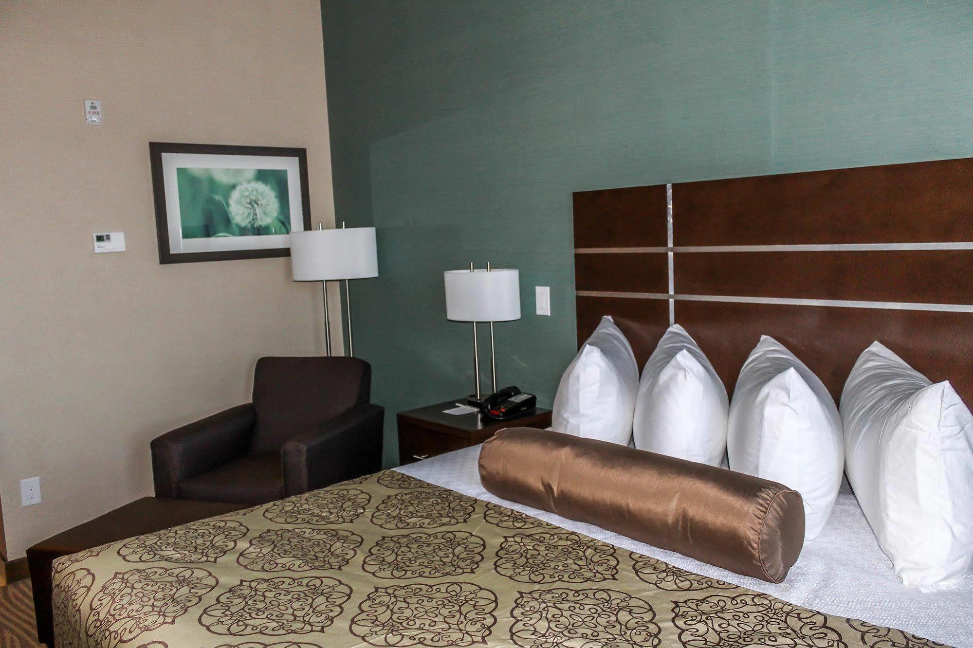 Best Western Plus Moosomin Hotel Екстериор снимка