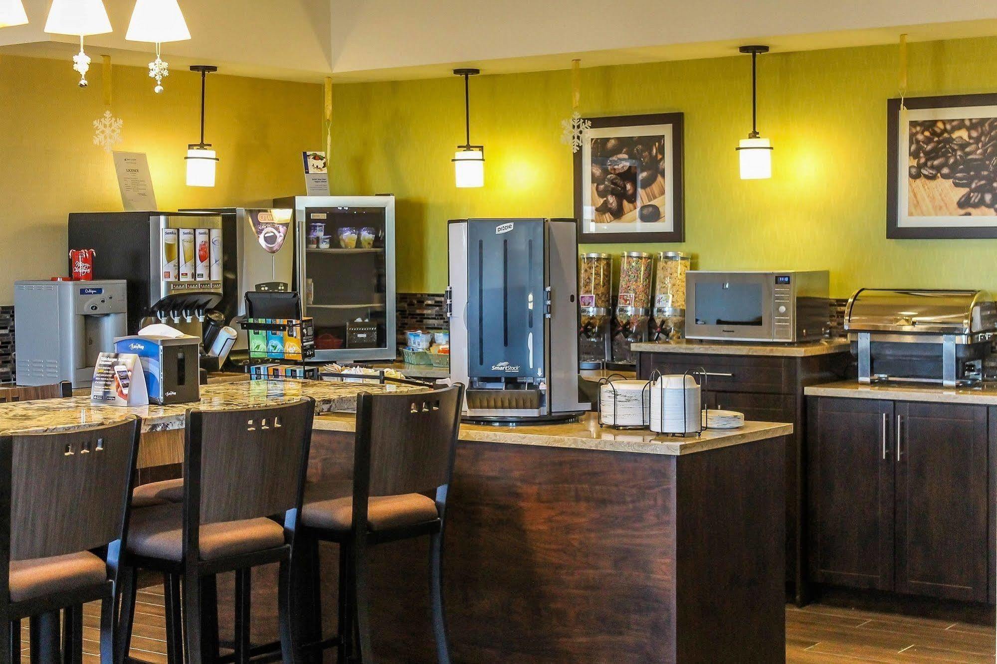 Best Western Plus Moosomin Hotel Екстериор снимка